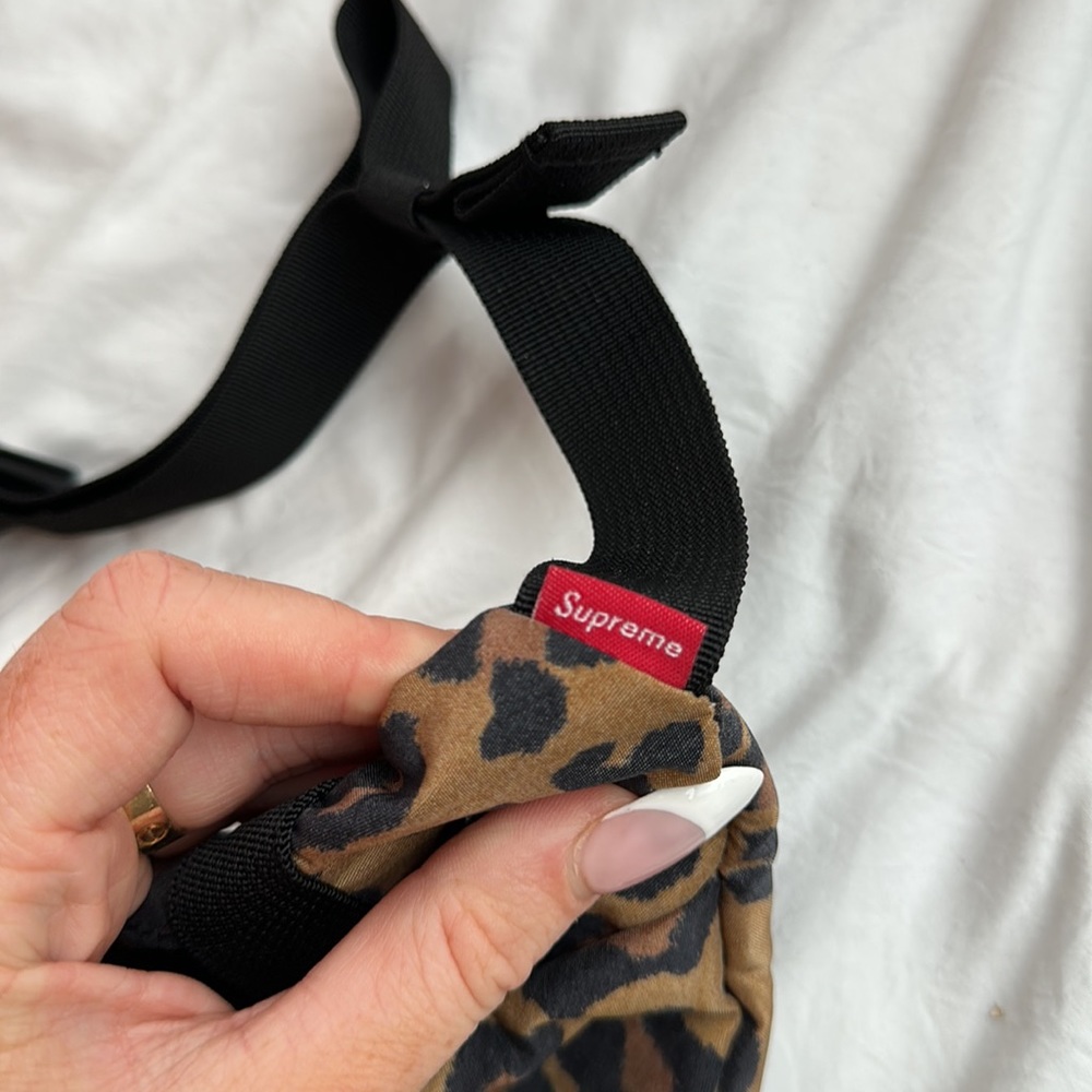 Supreme Sling Bag - Leopard FW20 - Picture 4 of 4